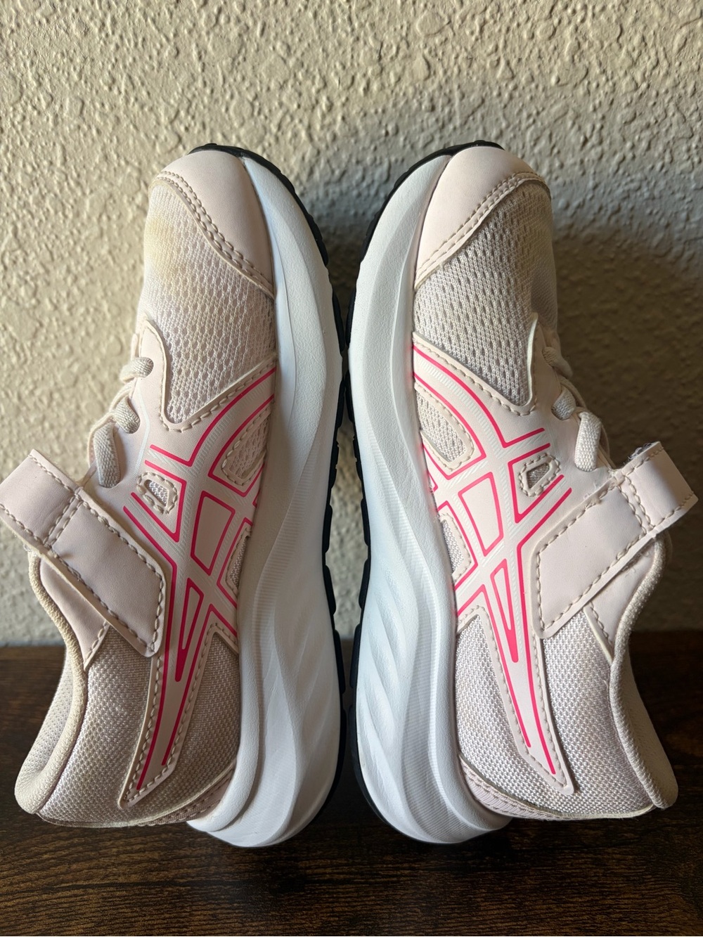 ASICS Girls 11 K11 Contend 9 Sneaker Shoes Light Pink Hot Pink Easy On Off